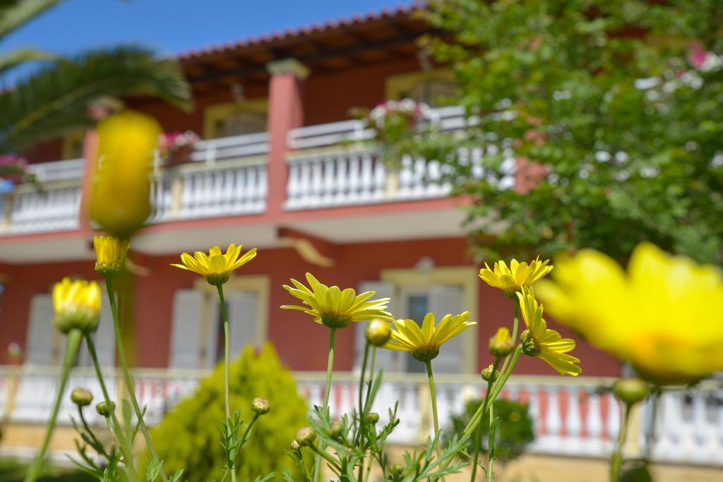 Giannis And Fridas Garden Apartment Sidari  Exterior photo