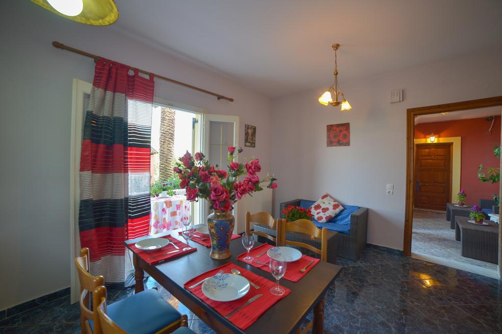 Giannis And Fridas Garden Apartment Sidari  Room photo